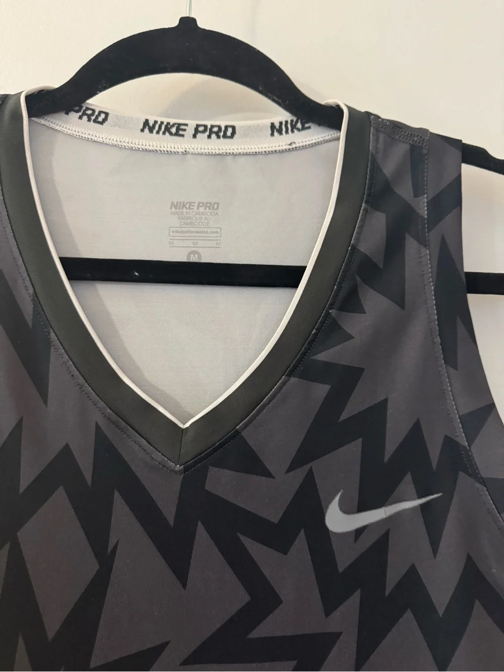 Nike Women's Black & Gray Starburst V-Neck Tank